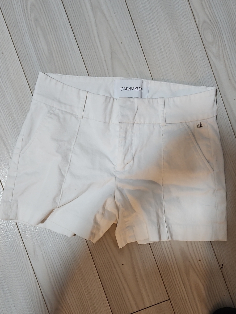 Calvin Klein White Women's Tailored Bermuda Shorts Size 0